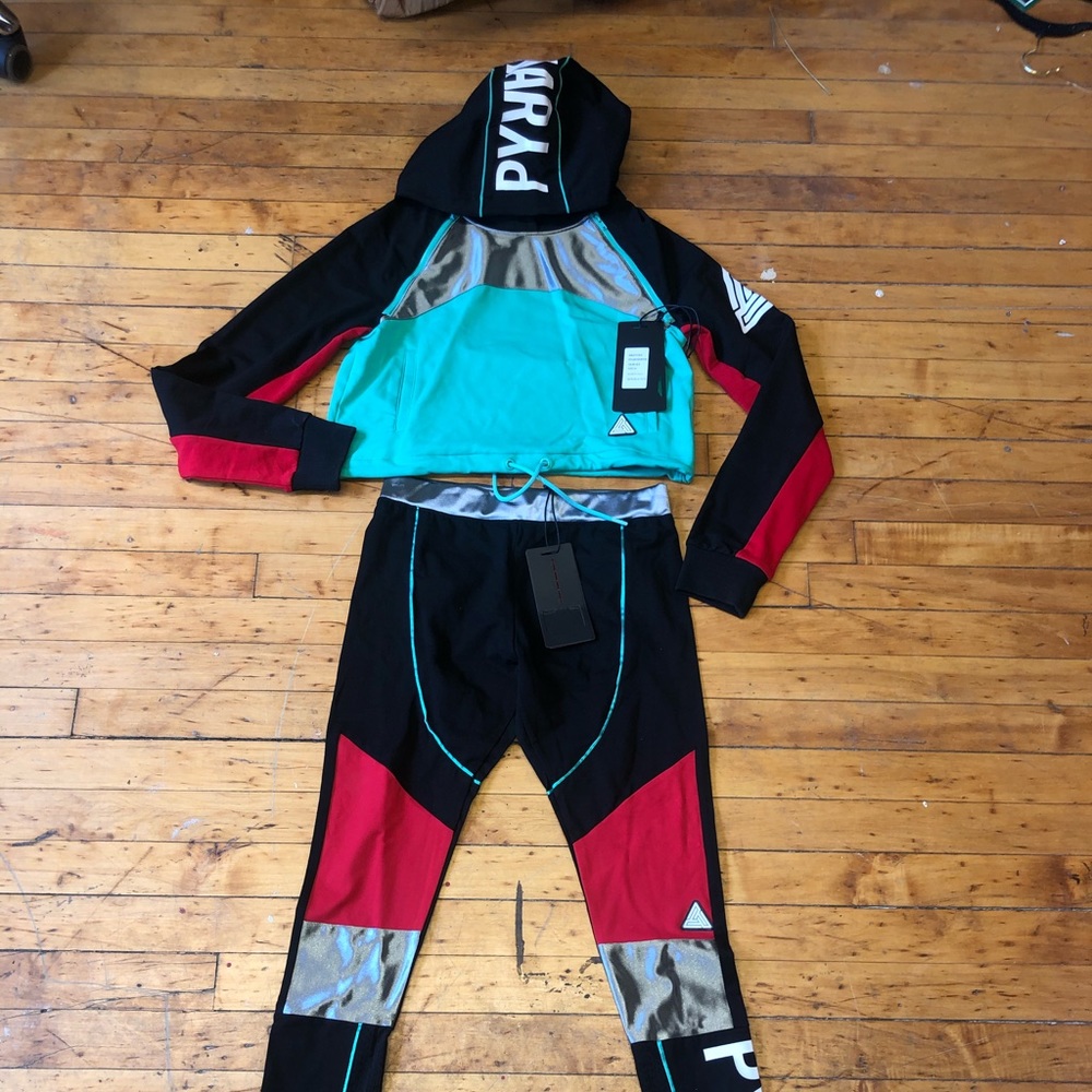 Black Pyramid outfit